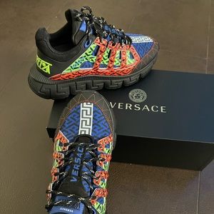 Brand New Versace Sneakers Never Used for man size 42 (9) no box. Authentic